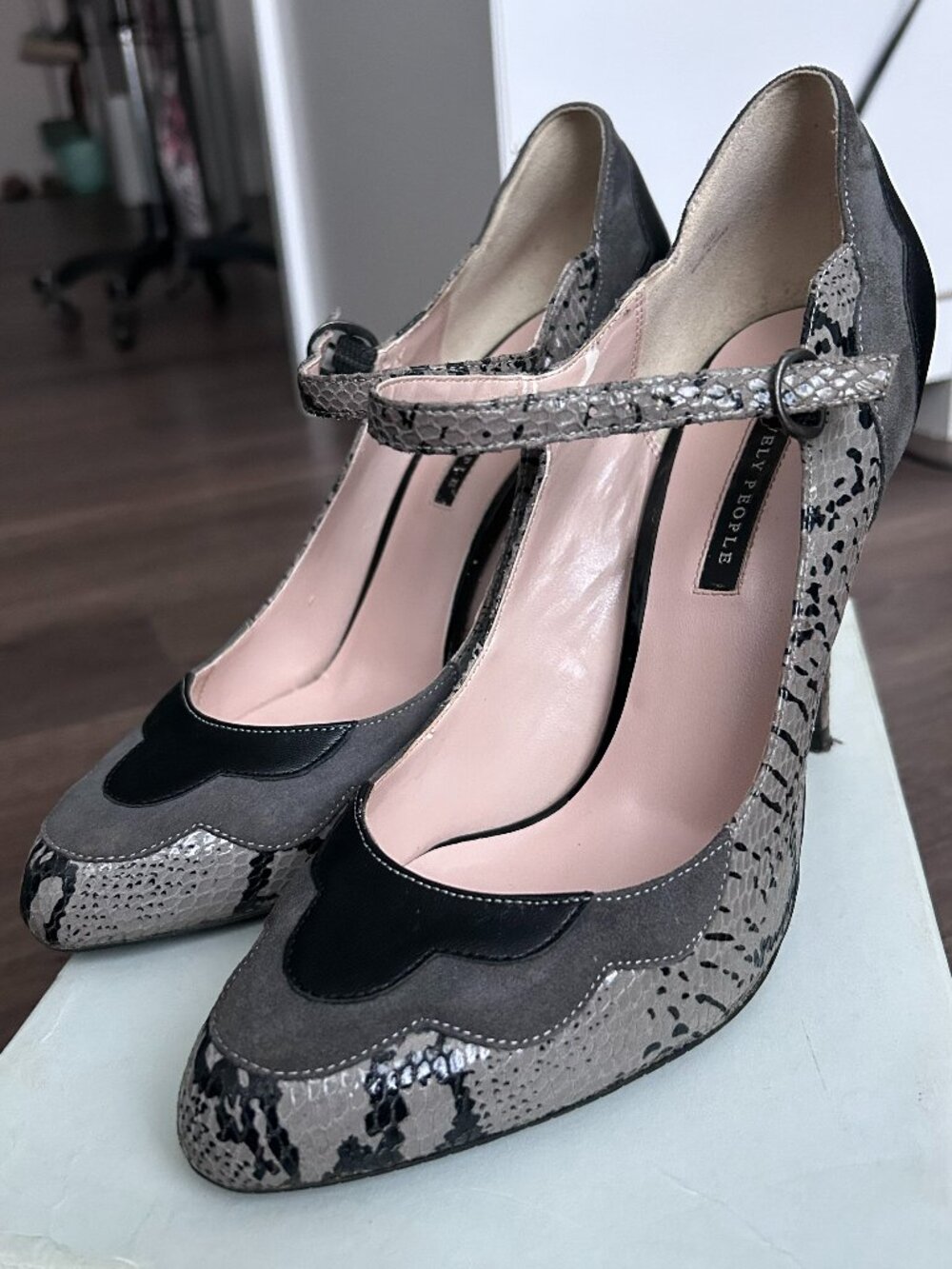 Lovey People Grey Snake Skin Mary Jane Pumps